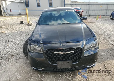 2016 Chrysler 300 S из США, поврежденный, VIN 2C3CCAGG0GH208631